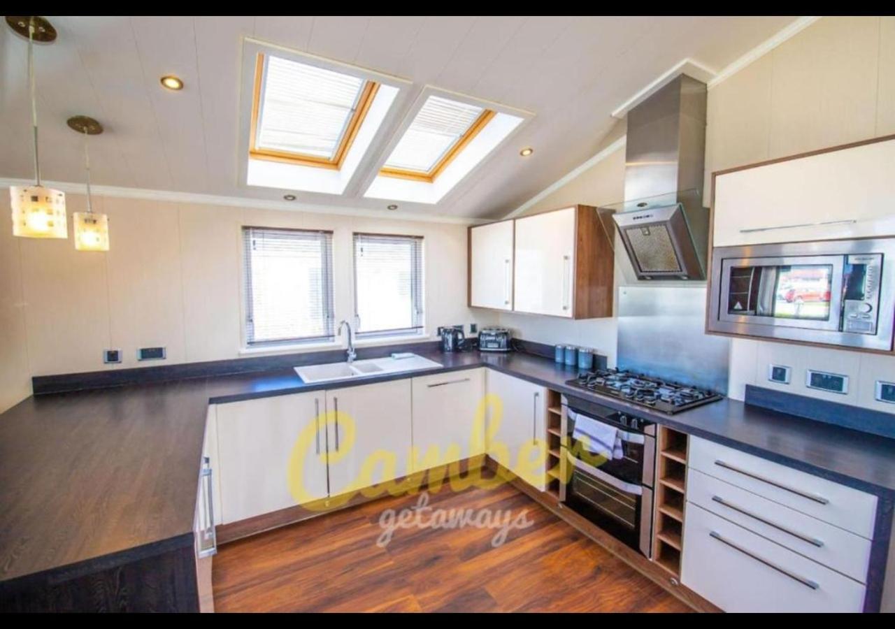 Mp768 - Camber Sands Holiday Park - Huge Lodge - Small Dog Friendly - Sleeps 8 Exterior photo