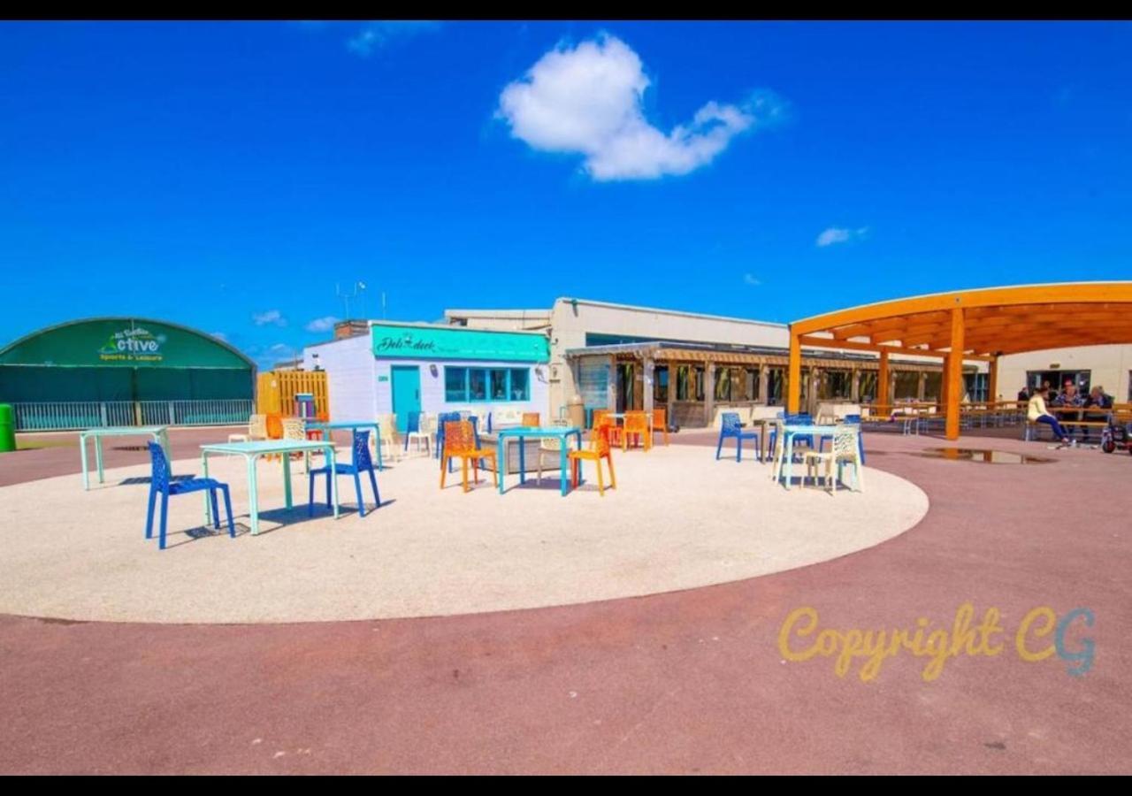 Mp768 - Camber Sands Holiday Park - Huge Lodge - Small Dog Friendly - Sleeps 8 Exterior photo