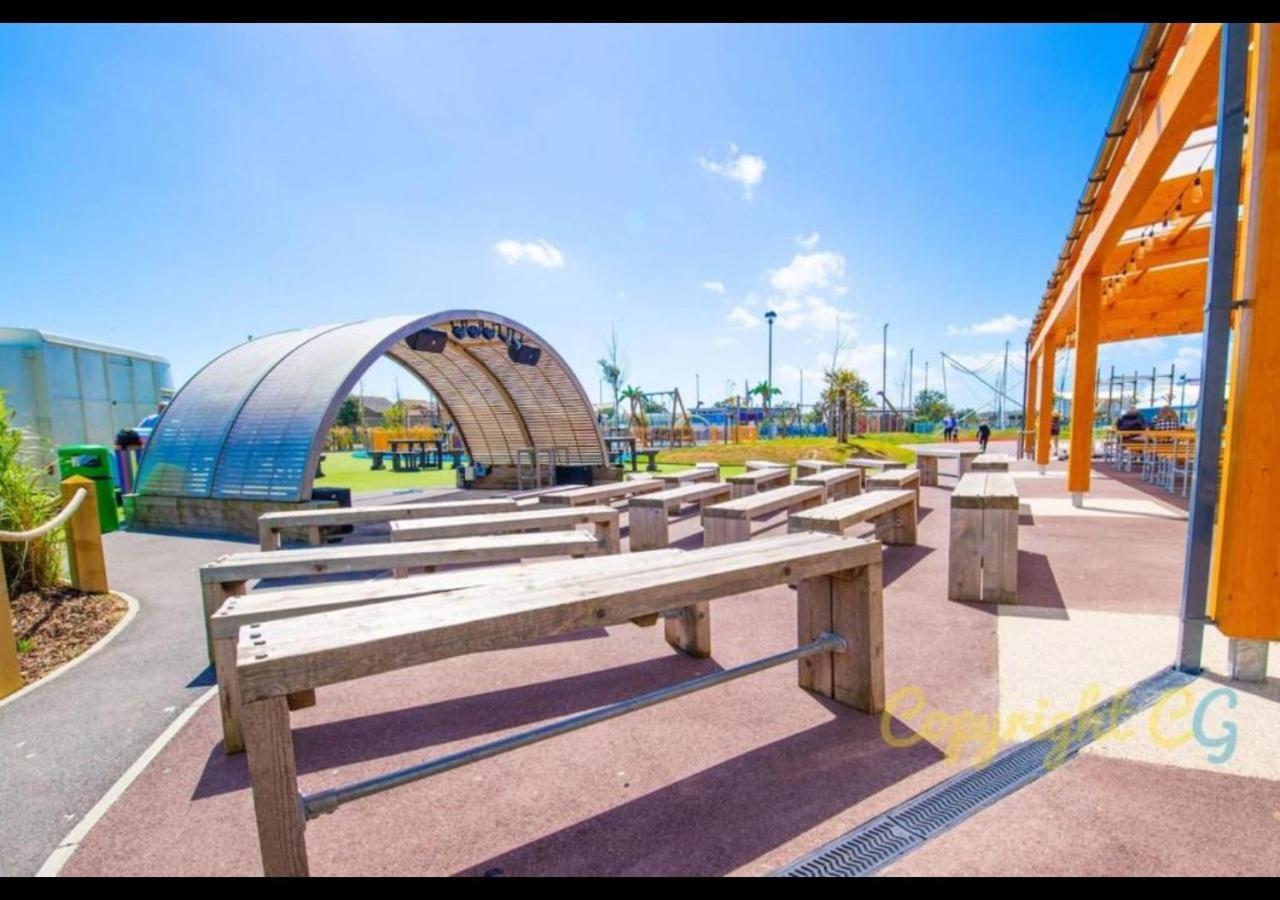Mp768 - Camber Sands Holiday Park - Huge Lodge - Small Dog Friendly - Sleeps 8 Exterior photo