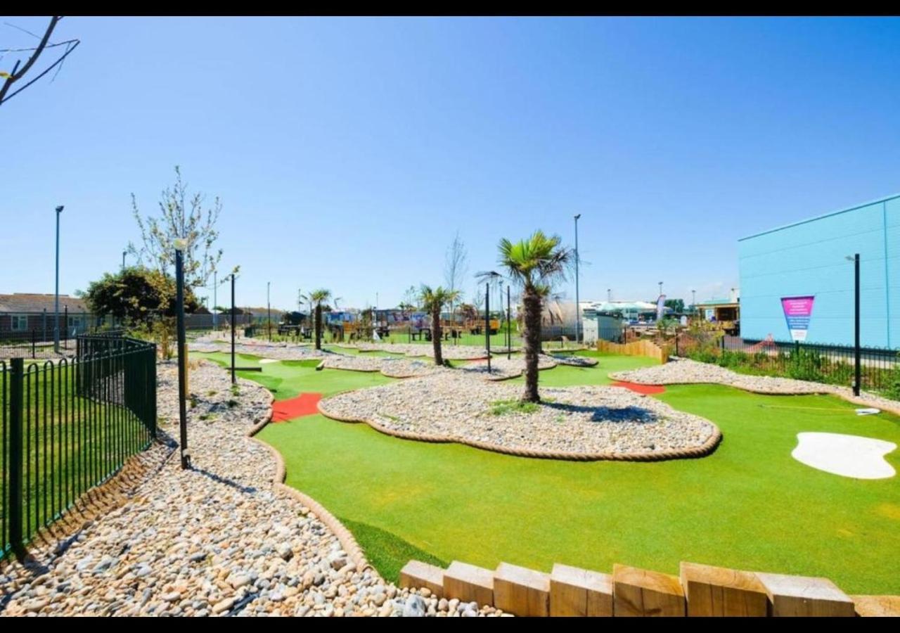 Mp768 - Camber Sands Holiday Park - Huge Lodge - Small Dog Friendly - Sleeps 8 Exterior photo